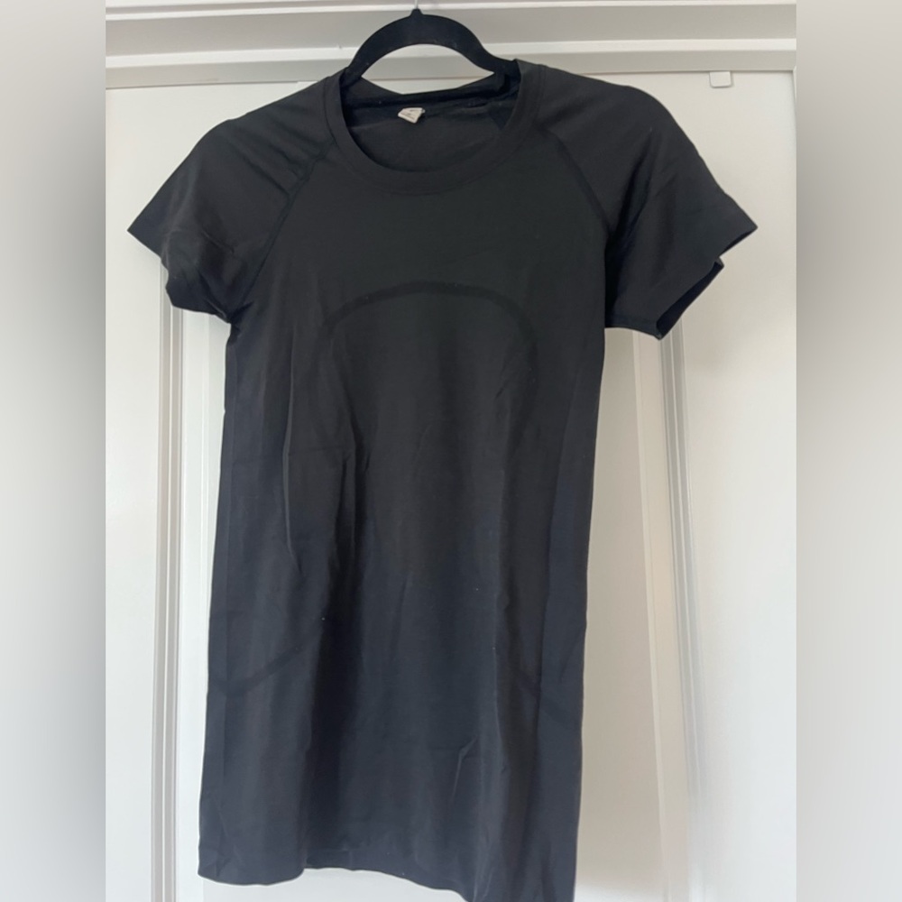 lululemon Swiftly Tech Short-Sleeve Shirt 2.0 Hip Length